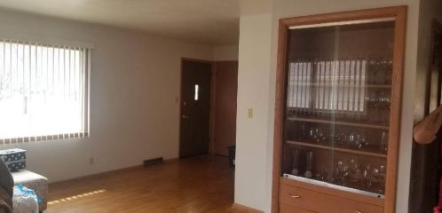 7936 Congress St, Milwaukee, WI 53218-4524