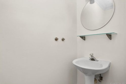 2 Thomes St, Norwalk CT 06853-1026 exterior