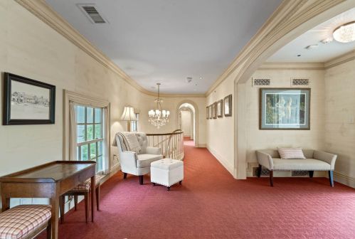 9303 Vly Hl Rd, Milwaukee WI 53217-1039 exterior