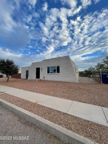 207 25th St, Tucson AZ  85713-1653 exterior