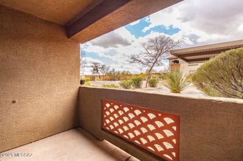 5751 Kolb Rd, Tucson AZ 39204-0871 exterior