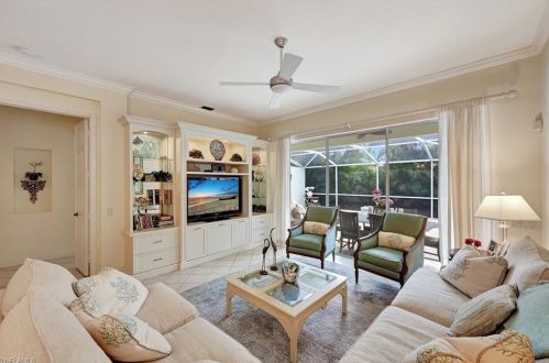 1826 Leamington Ln, Naples FL 34109-1452 exterior