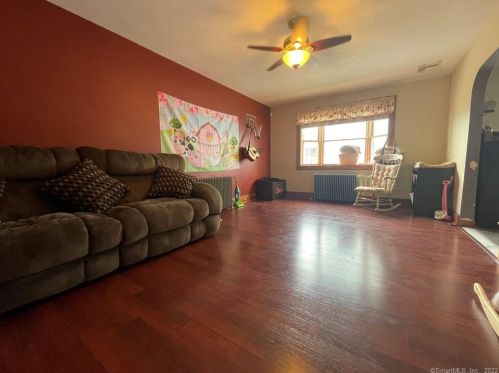 41 Clinton Ave, Norwalk CT 06854-1501 exterior