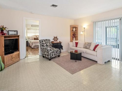 706 109 Ave, Naples FL 34108-1812 exterior