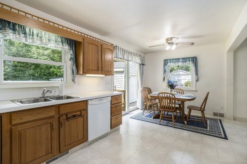 2831 Panzl St, Meskegon MI 49444-2652 exterior