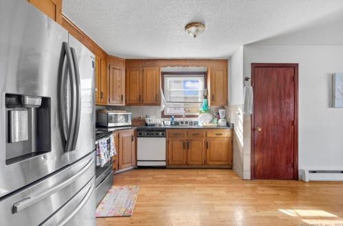 96 Farmington Ave, New Britain CT  06053-2924 exterior