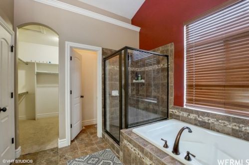 6352 Fish Lk Dr, Taylorsville UT 84081-5579 exterior