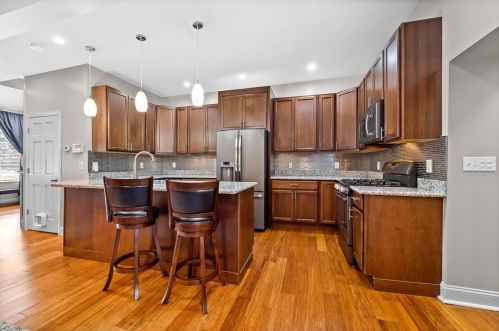 603 Saint Clair St, Pittsburgh PA 15206-3614 exterior