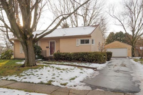 3609 Canterbury Ave, Kalamazoo, MI 49006-2815