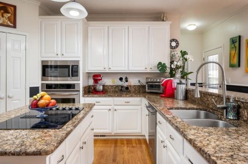 2200 Sidney Dr, Gainesville GA 30506-1168 exterior