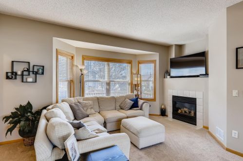 12 River Bend Pl, Chaska MN 55318-3303 exterior