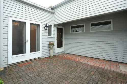 37 Beechwood Way, Briarcliff NY 10510-2405 exterior