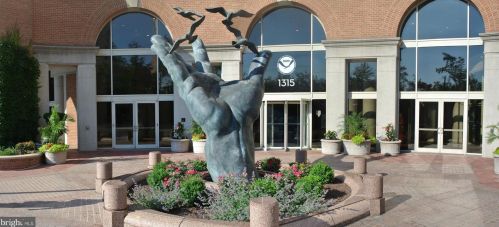 7915 Eastern Ave, Silver Spring MD  20910-4830 exterior