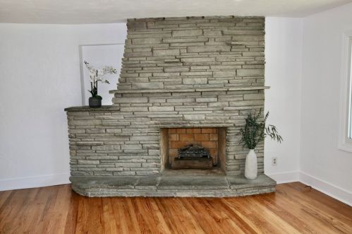 2351 Allender Ave, Pittsburgh PA 15220-3903 exterior