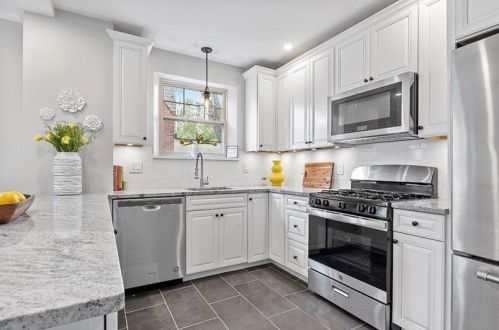 460 Duquesne Dr, Pittsburgh PA  15243-2046 exterior