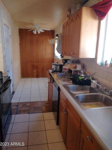 4332 47th Ave, Phoenix AZ  85031-2001 exterior