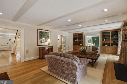 11013 Cripplegate Rd, Rockville MD 20854-1630 exterior