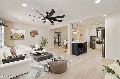 7008 11th Way, Phoenix AZ  85020-5313 exterior