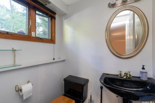 23 Fenwood Rd, Huntington Station NY 11746-2123 exterior