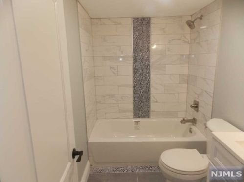 304 James St, Teaneck NJ  07666-3220 exterior