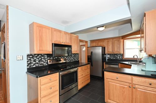 2965 99, Milwaukee WI 53227-3674 exterior