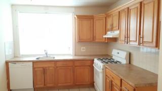 586 Alcott St, Philadelphia, PA 19120-1236