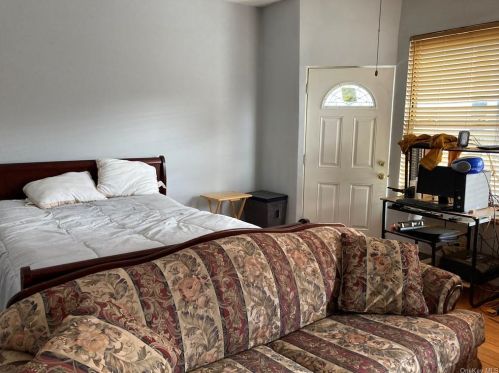 2317 Bassford Ave, Bronx NY 10458-7814 exterior