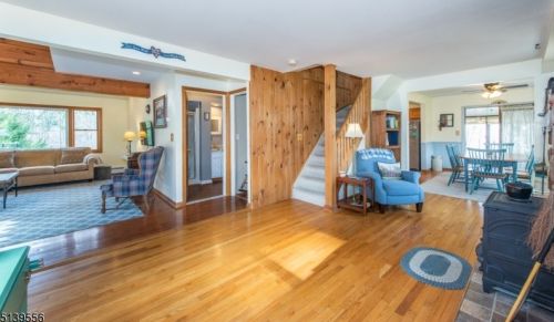 3 Basswood Dr, Parsippany NJ 07834-2812 exterior