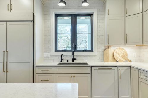 100 Ladue Meadows Ln, Saint Louis MO 63141-7503 exterior