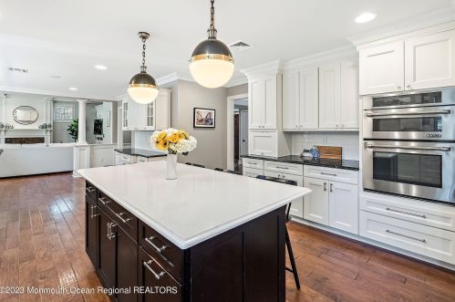 25 Crst Dr, Little Silver NJ 07739-1318 exterior