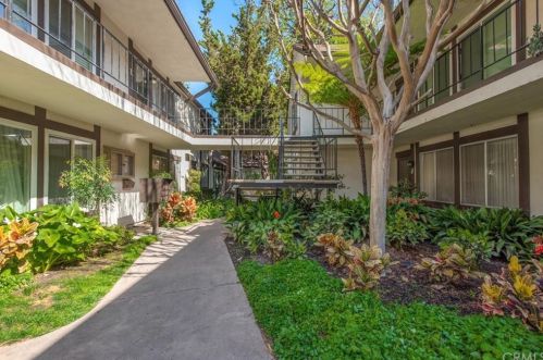 15504 Williams St, Tustin CA  92780-4166 exterior