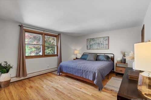 46 Eldridge St, Manchester CT 06040-5500 exterior