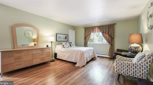 1078 Corn Crib Dr, Huntingdon Valley PA 19006-3306 exterior