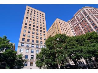 3740 Lake Shore Dr, Chicago IL  60613-4237 exterior