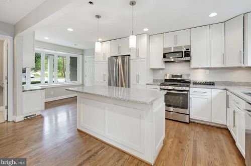 6811 Lemon Rd, Mc Lean VA  22101-5422 exterior