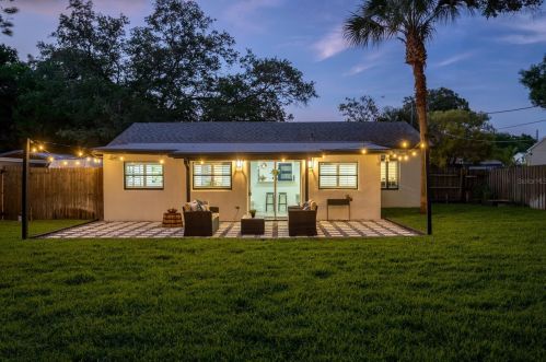 3912 Bay View Ave, Tampa FL  33611-1234 exterior