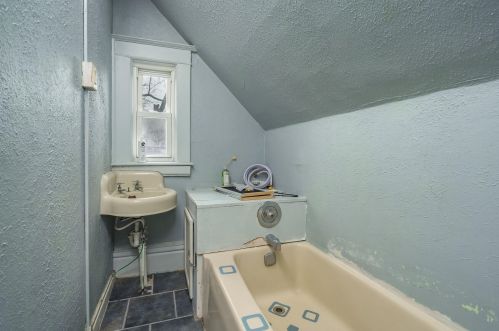 1203 Stockbridge Ave, Kalamazoo MI  49001-3901 exterior