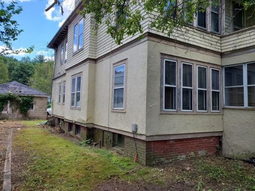 89 Firglade Ave, Springfield, MA 01108-2503