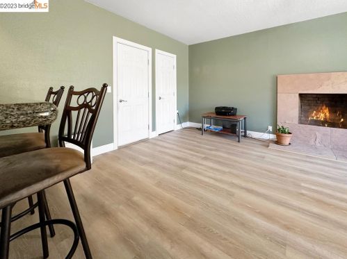 1525 American Beauty Dr, Concord, CA 94521-3121