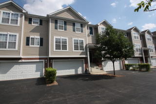 2324 Hudson Cir, Aurora IL  60502-7340 exterior