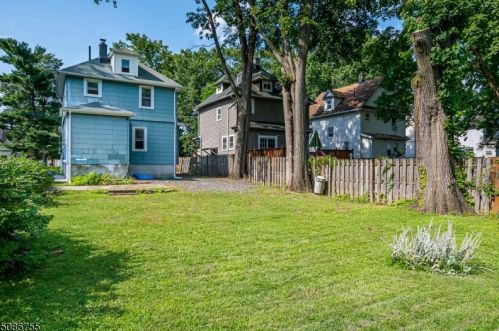 55 Laramie Rd, Plainfield NJ 07060-2951 exterior