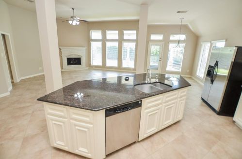 27907 Barberry Banks Ln, Fulshear TX 77441-2057 exterior