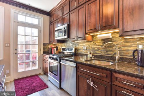 430 11 St, Washington DC 20002-6121 exterior