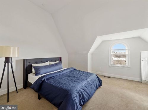 12460 Ansin Cir Dr, Rockville MD 20854-6912 exterior