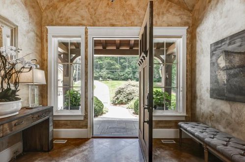 720 Island Dr, Atlanta, GA 30327-4620