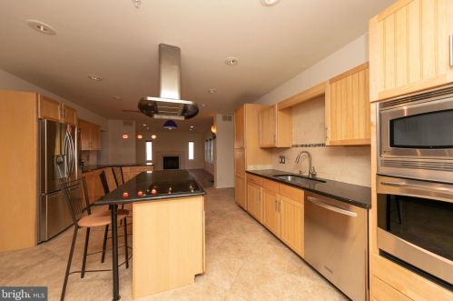 479 Pheasant Dr, Huntingdon Valley PA  19006-3047 exterior