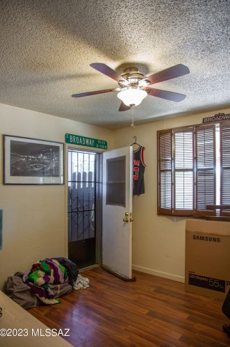 8312 Desert Steppes Dr, Tucson AZ 85710-4210 exterior