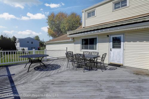 22 Arlene Dr, West Long Branch NJ 07764-1153 exterior