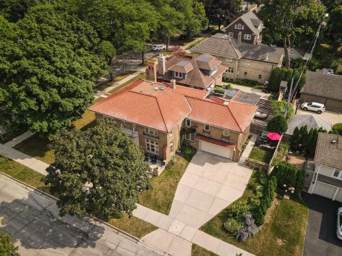 2723 Edgewood Ave, Milwaukee WI  53211-2913 exterior