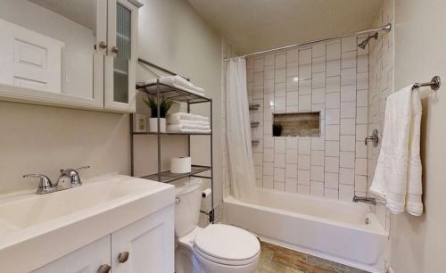 4547 Carroll St, Pittsburgh PA 15224-1513 exterior